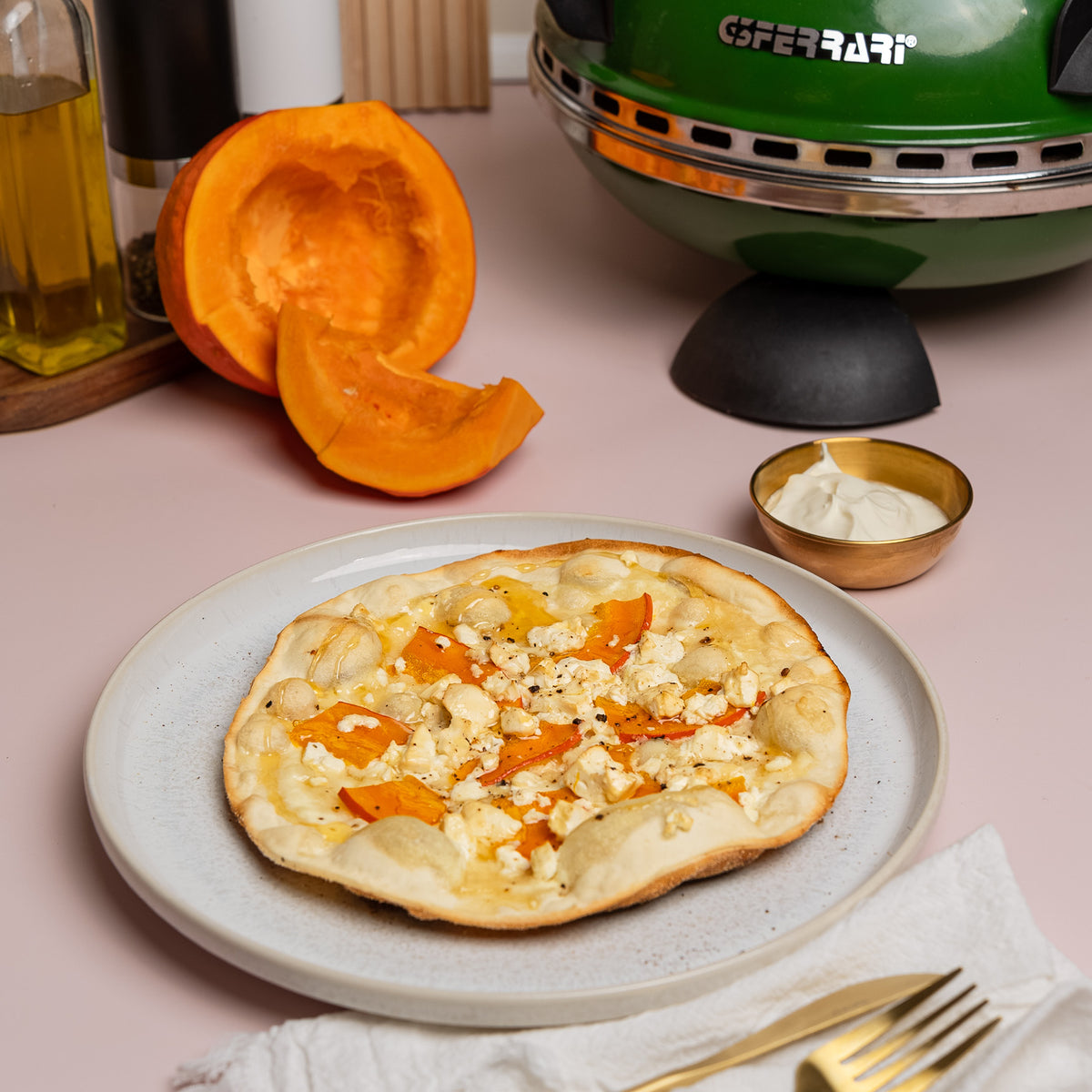 Herbstlicher Kürbis-Feta-Flammkuchen mit dem Thermomix - Wundermix GmbH