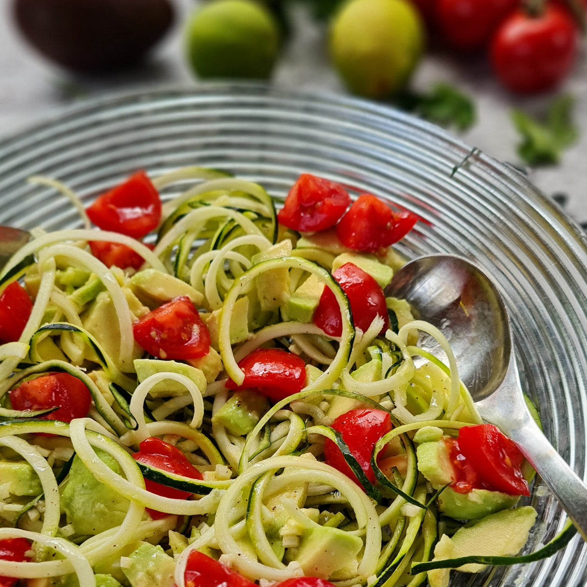 Sommerlicher Zoodle-Salat - Wundermix GmbH