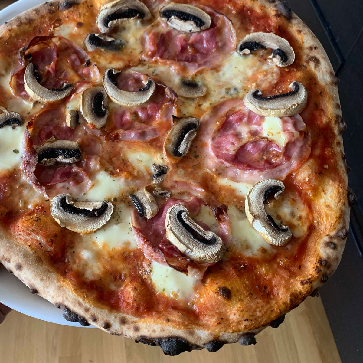 Lockerer Pizzateig aus dem Thermomix - Wundermix GmbH